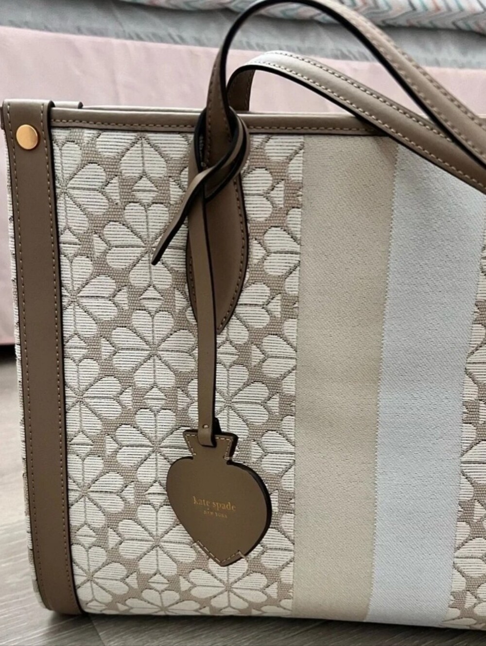 ‼️ON SALE‼️ New Authentic -Kate Spade Neutral Floral Canvas Tote With Dust Bag - Picture 13 of 16